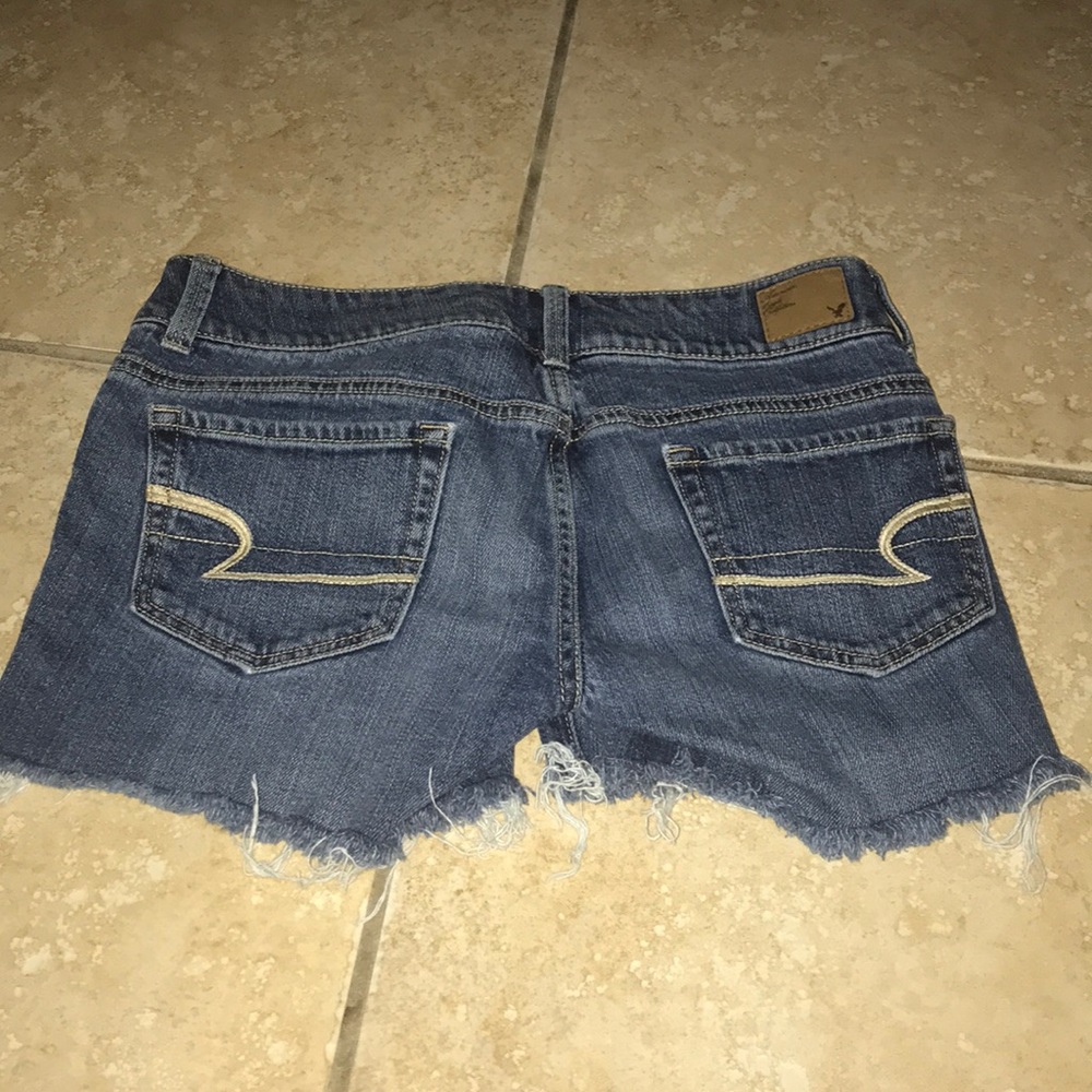 American Eagle Jean Cut off Shorts Size 2 - Picture 2 of 3